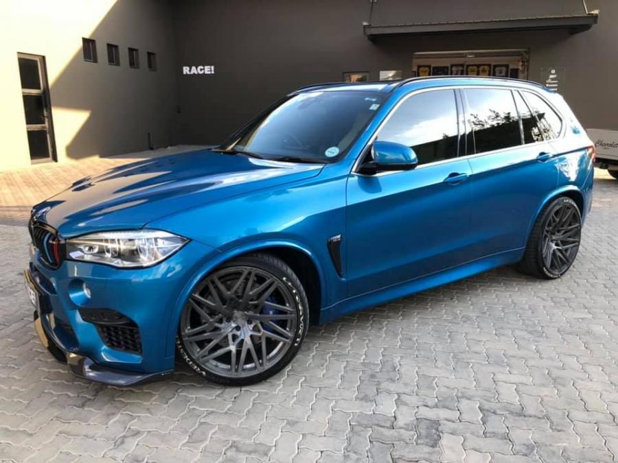  BMW X5 M by RACE! & Vorsteiner 2019 года  (фото 1 из 11)